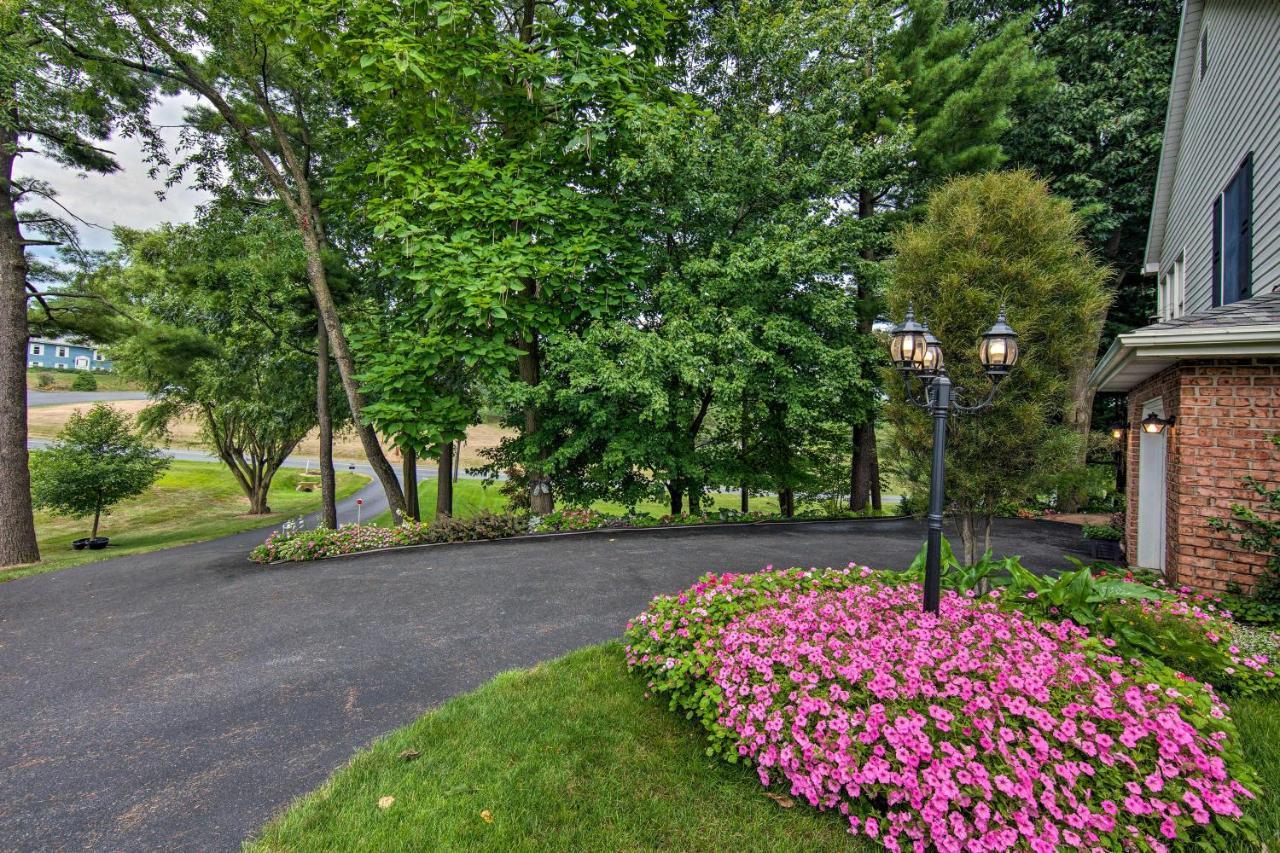 Charming Apartment With Yard And Beautiful Gardens! Манхайм Екстериор снимка